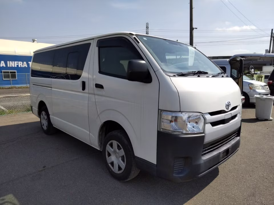 TOYOTA REGIUS ACE