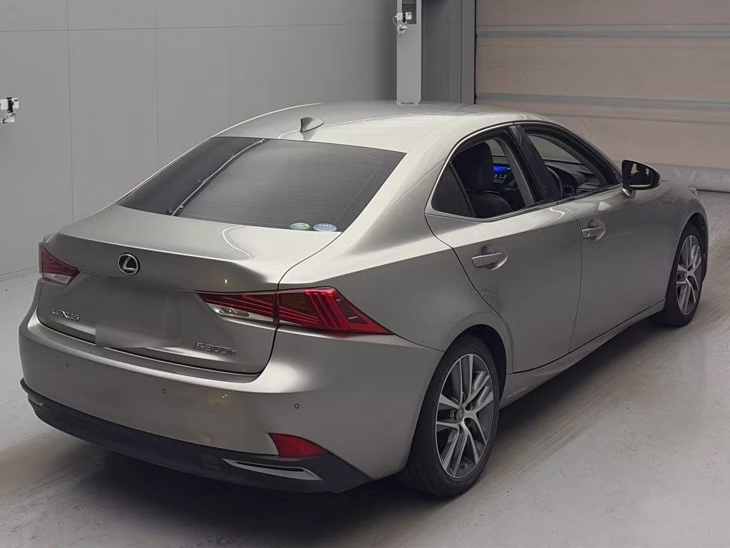 LEXUS IS300H