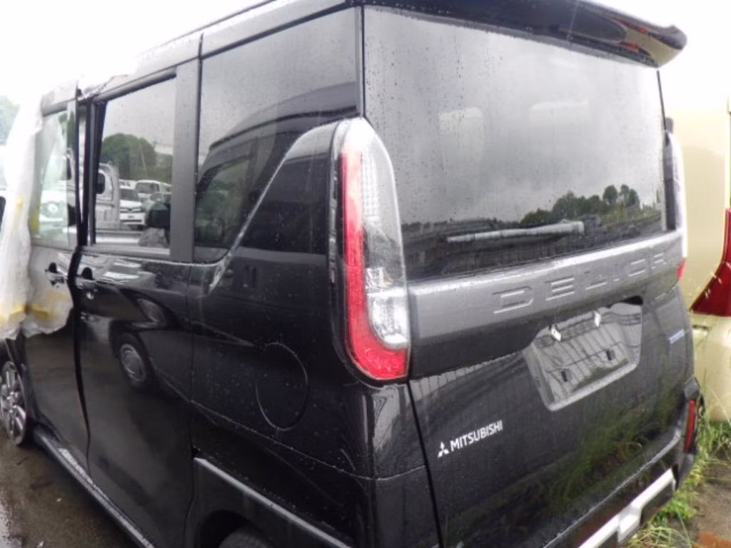 MITSUBISHI DELICA MINI