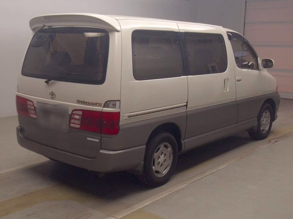 TOYOTA GRAND HIACE