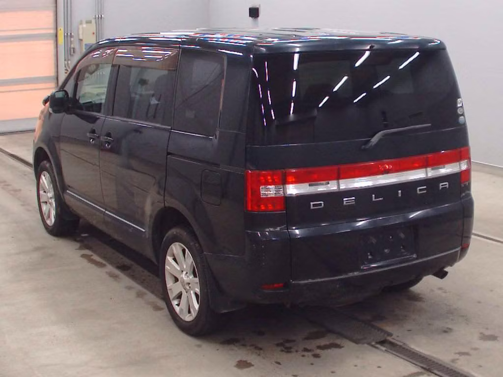 MITSUBISHI DELICA D:5