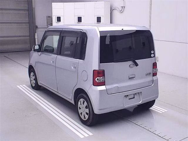 DAIHATSU MOVE CONTE