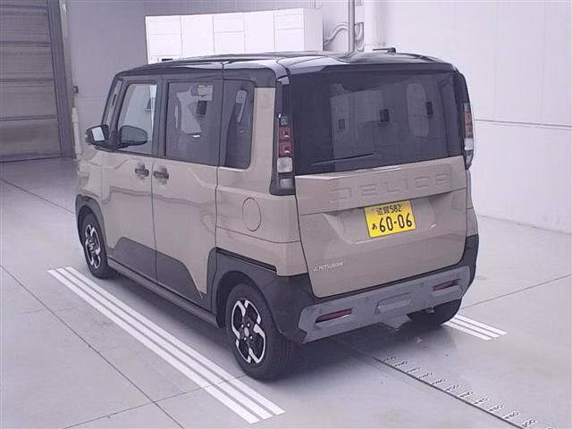 MITSUBISHI DELICA MINI