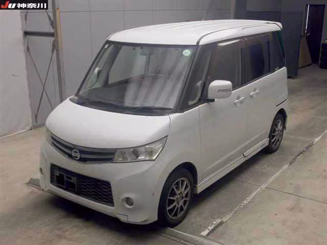 NISSAN ROOX