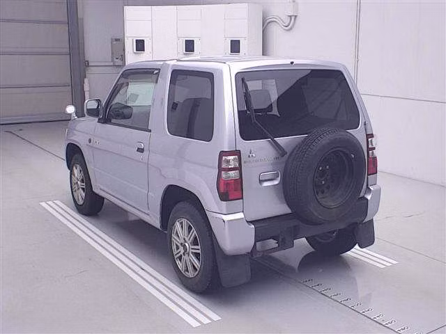 MITSUBISHI PAJERO MINI