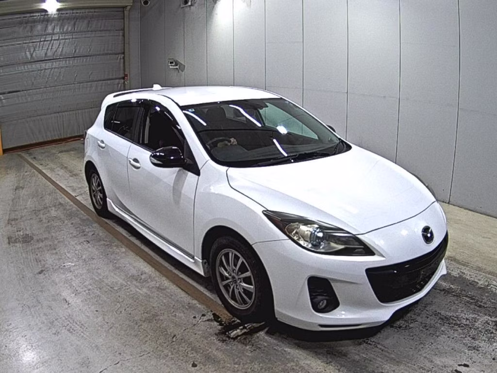 MAZDA AXELA