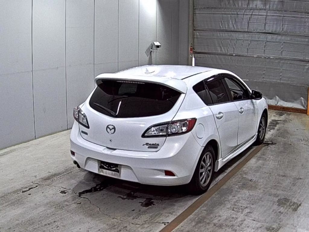 MAZDA AXELA