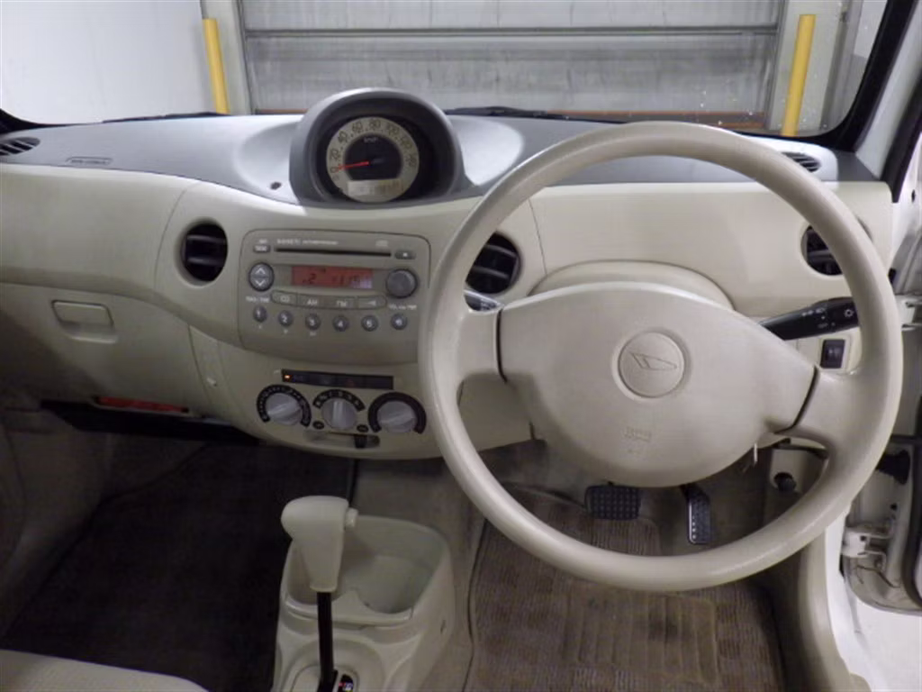 DAIHATSU ESSE