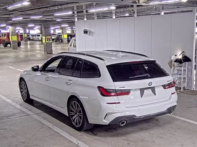 BMW 3-SERIES