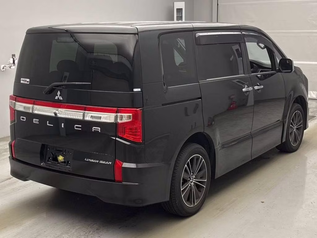 MITSUBISHI DELICA D:5
