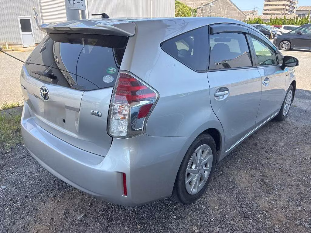 TOYOTA PRIUS ALPHA