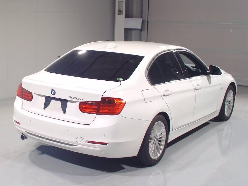 BMW 3-SERIES