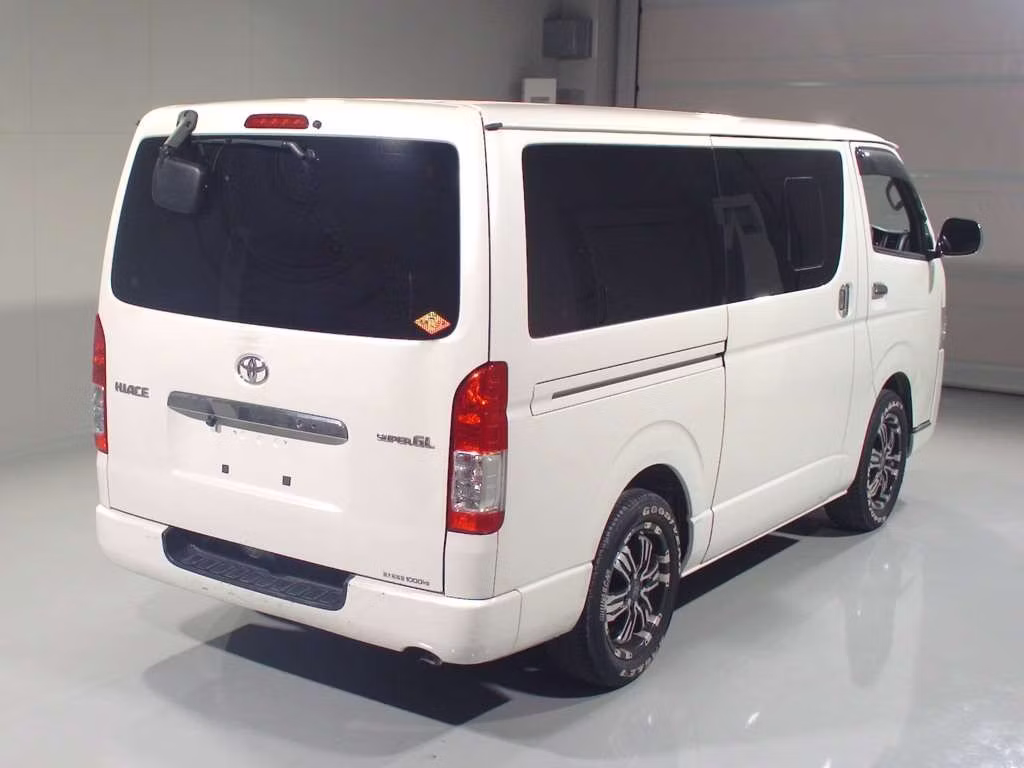 TOYOTA REGIUS ACE