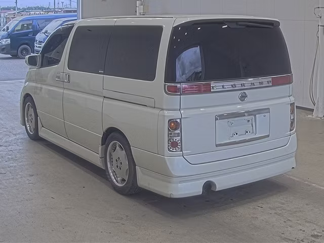 NISSAN ELGRAND