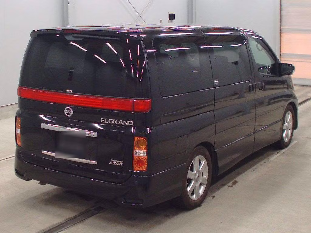NISSAN ELGRAND