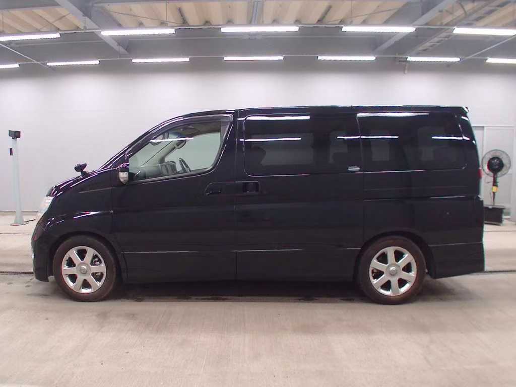 NISSAN ELGRAND
