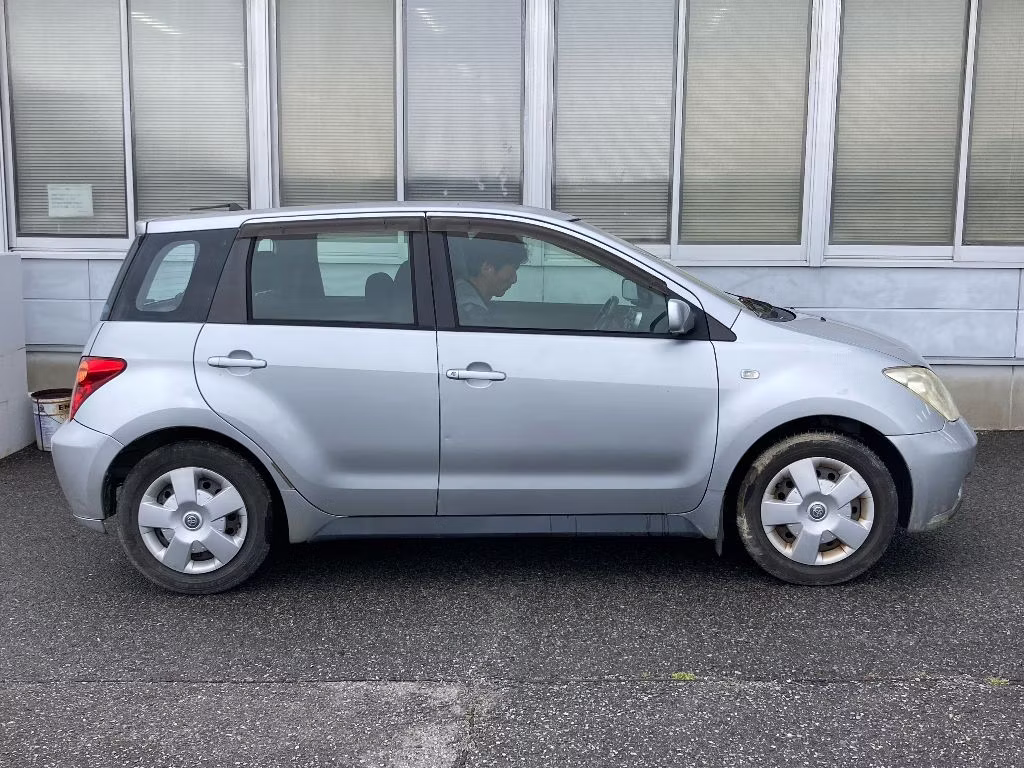 TOYOTA IST