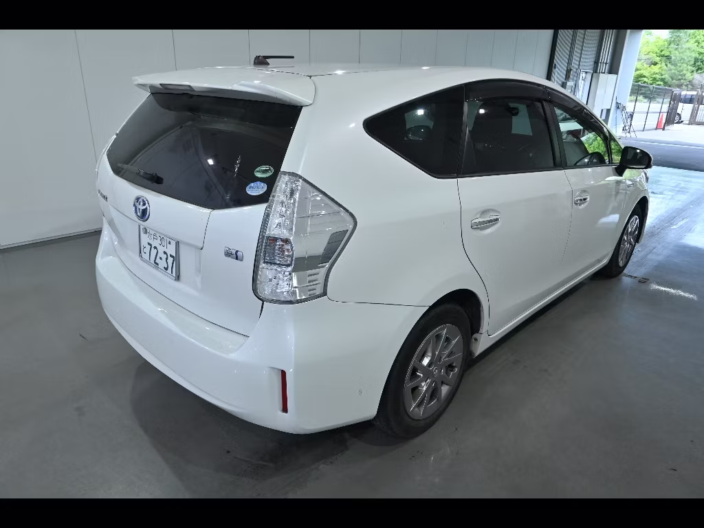 TOYOTA PRIUS ALPHA