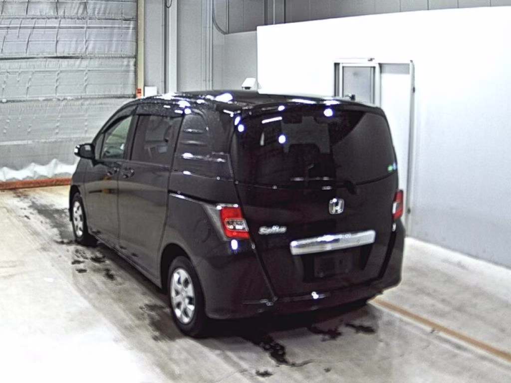 HONDA FREED SPIKE