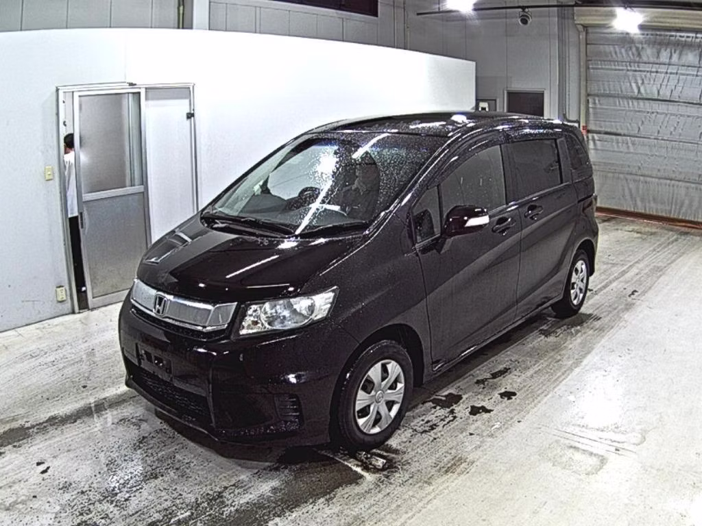 HONDA FREED SPIKE
