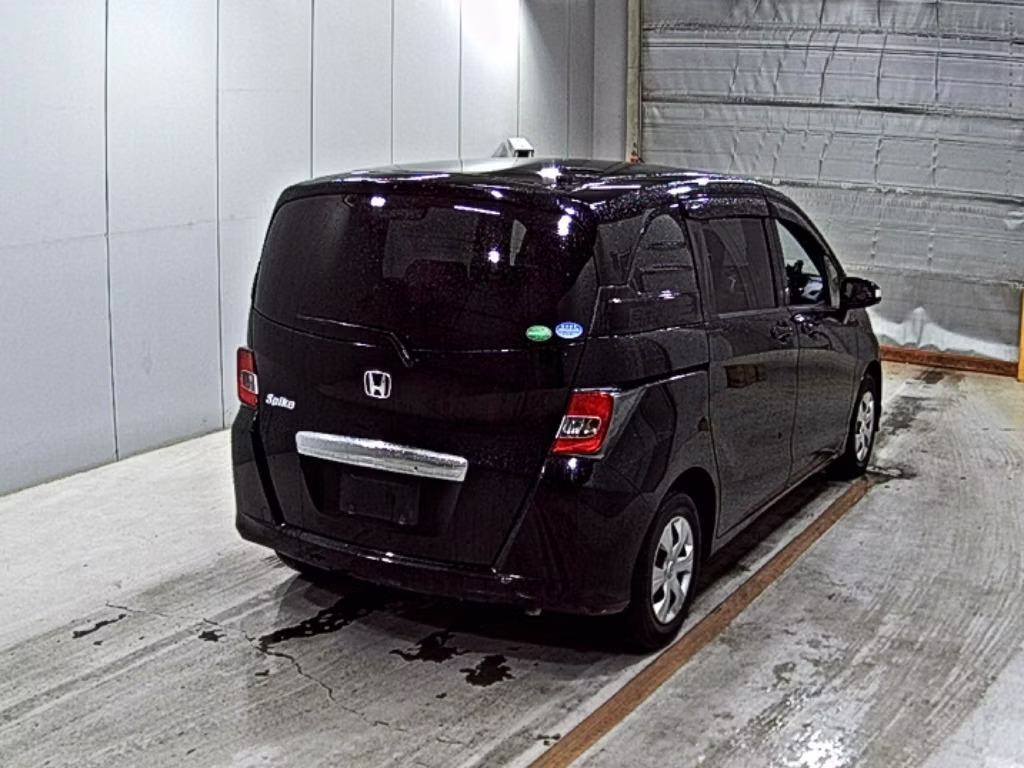 HONDA FREED SPIKE