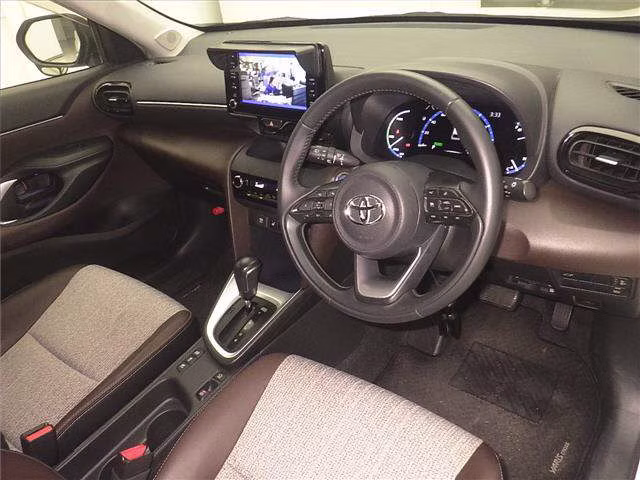 TOYOTA YARIS CROSS
