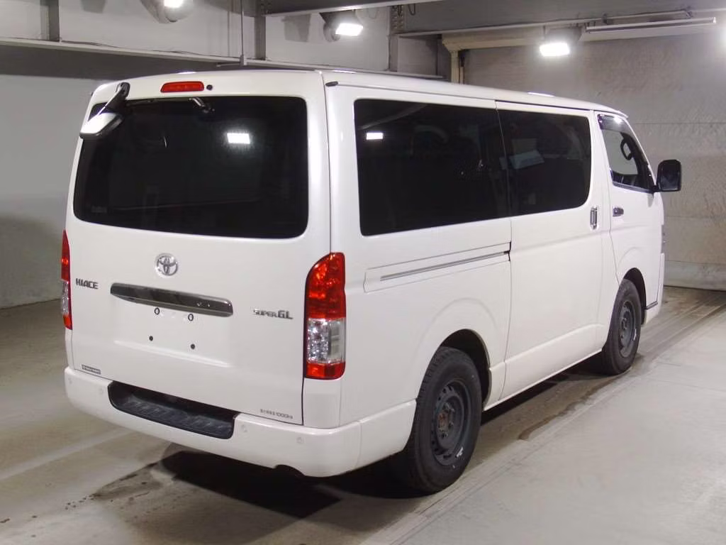 TOYOTA REGIUS ACE