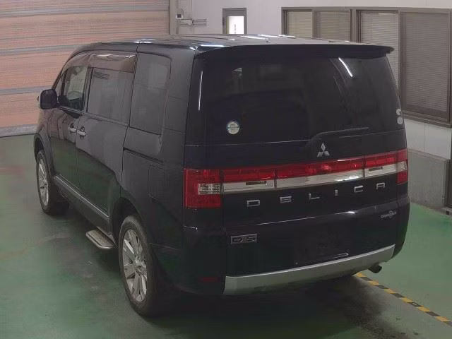 MITSUBISHI DELICA D:5