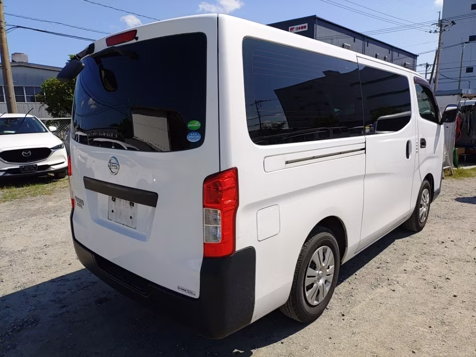NISSAN NV350 CARAVAN