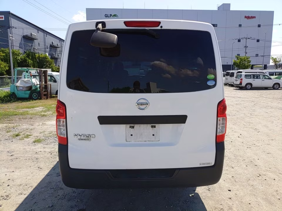 NISSAN NV350 CARAVAN