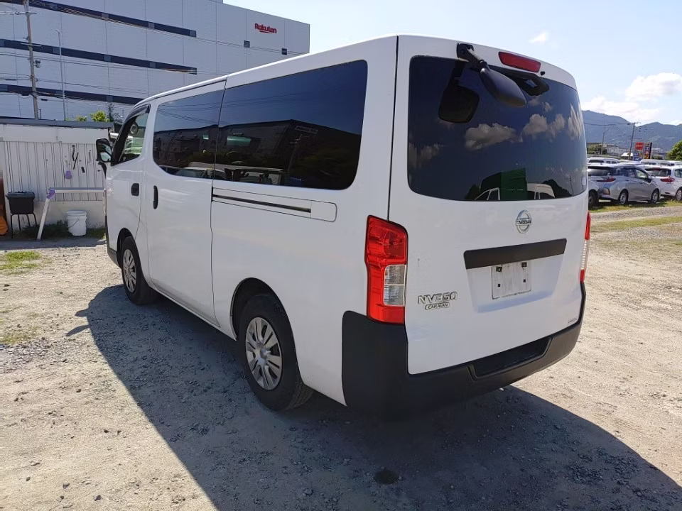 NISSAN NV350 CARAVAN
