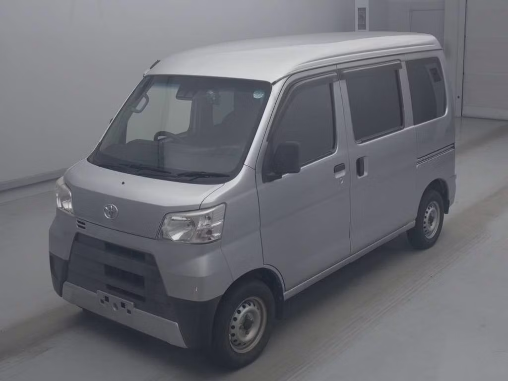 TOYOTA PIXIS VAN