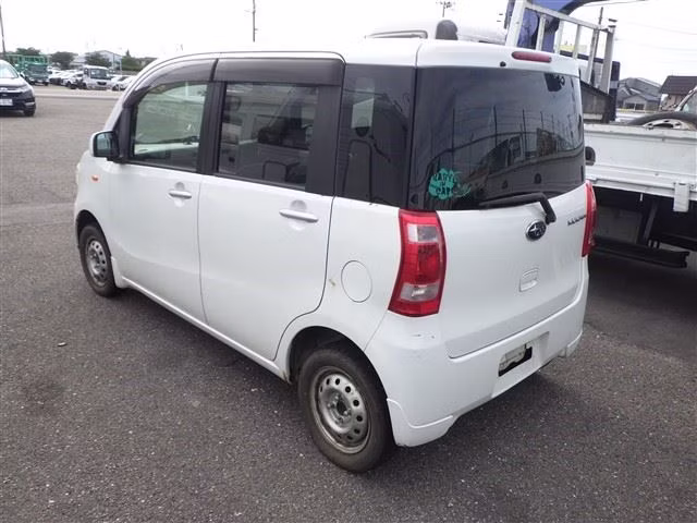 SUBARU LUCRA