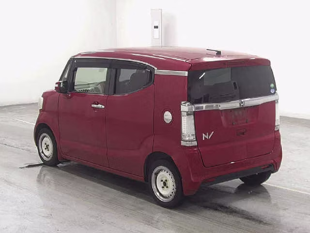 HONDA N-BOX SLASH