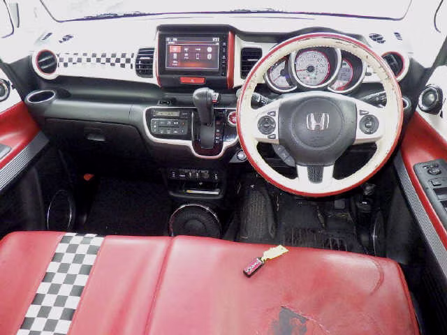HONDA N-BOX SLASH