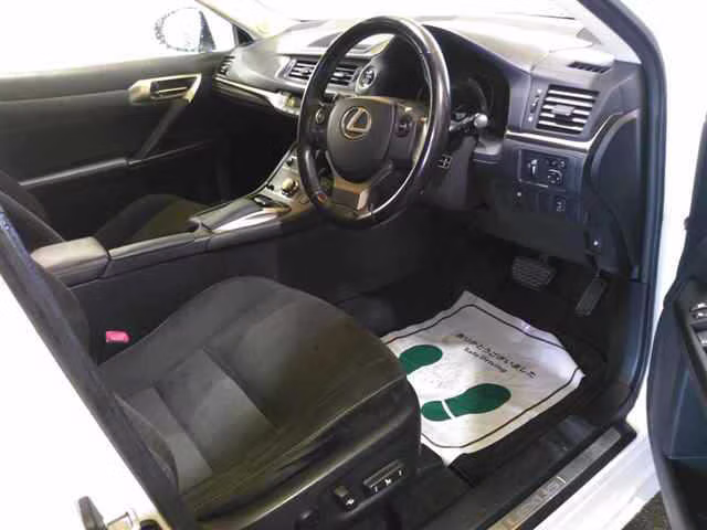 LEXUS CT200H