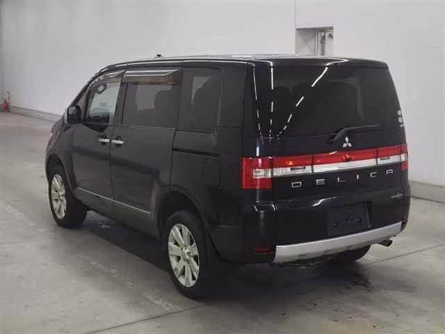 MITSUBISHI DELICA D:5