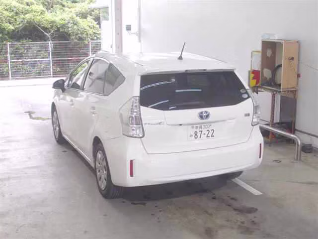 TOYOTA PRIUS ALPHA