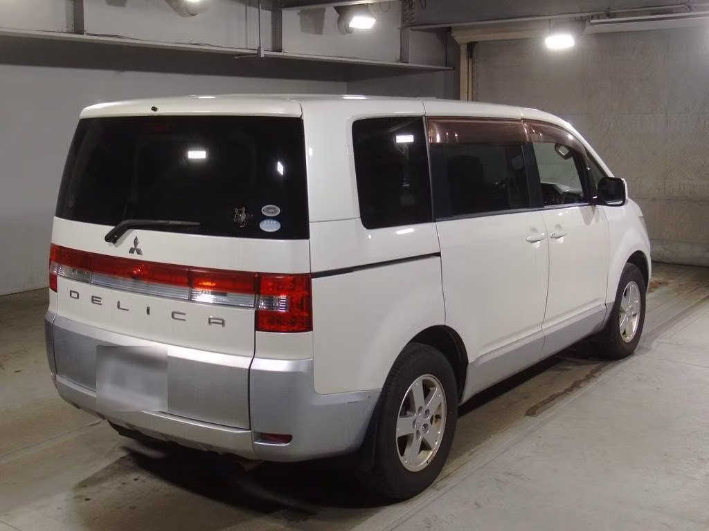 MITSUBISHI DELICA D:5