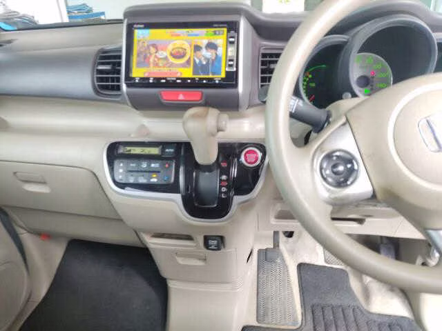 HONDA N-BOX+