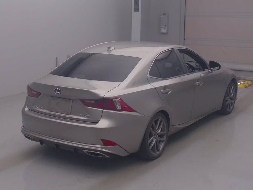 LEXUS IS300H