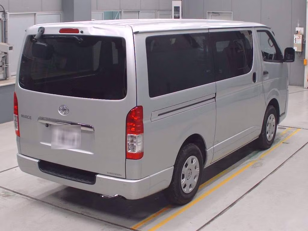 TOYOTA REGIUS ACE