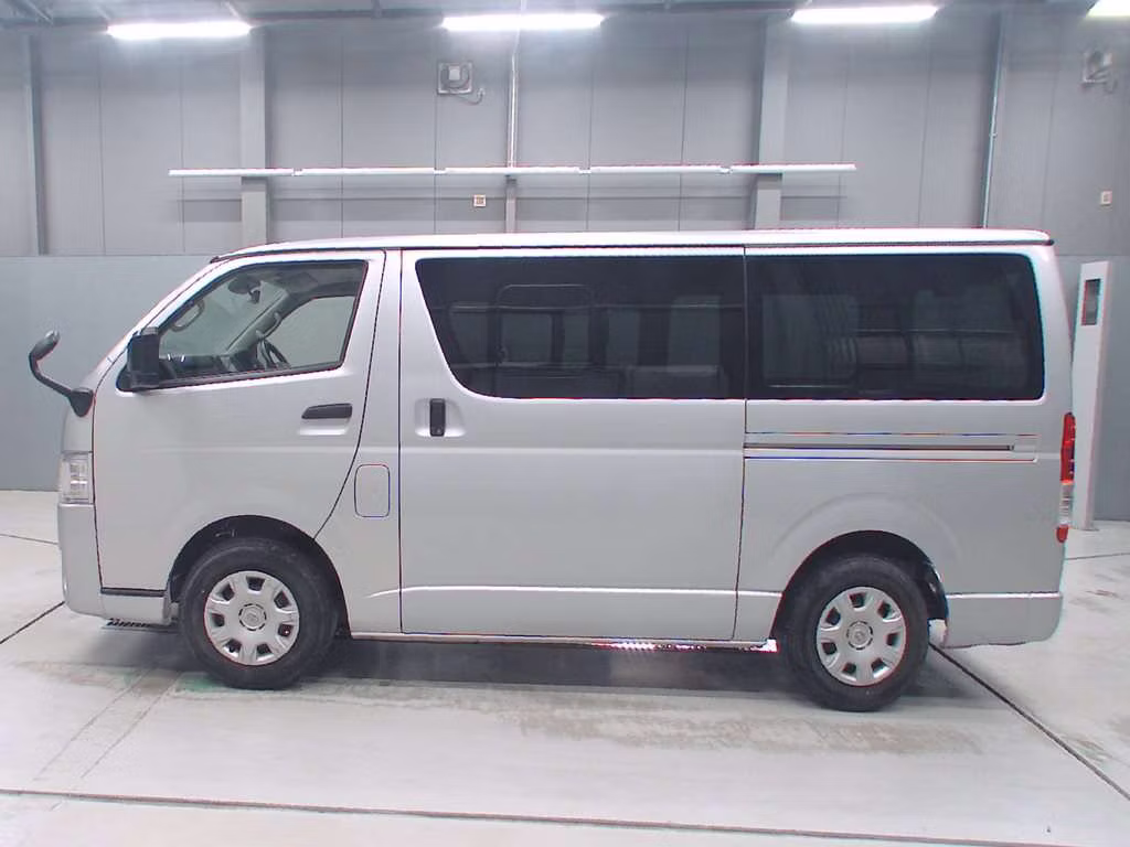 TOYOTA REGIUS ACE