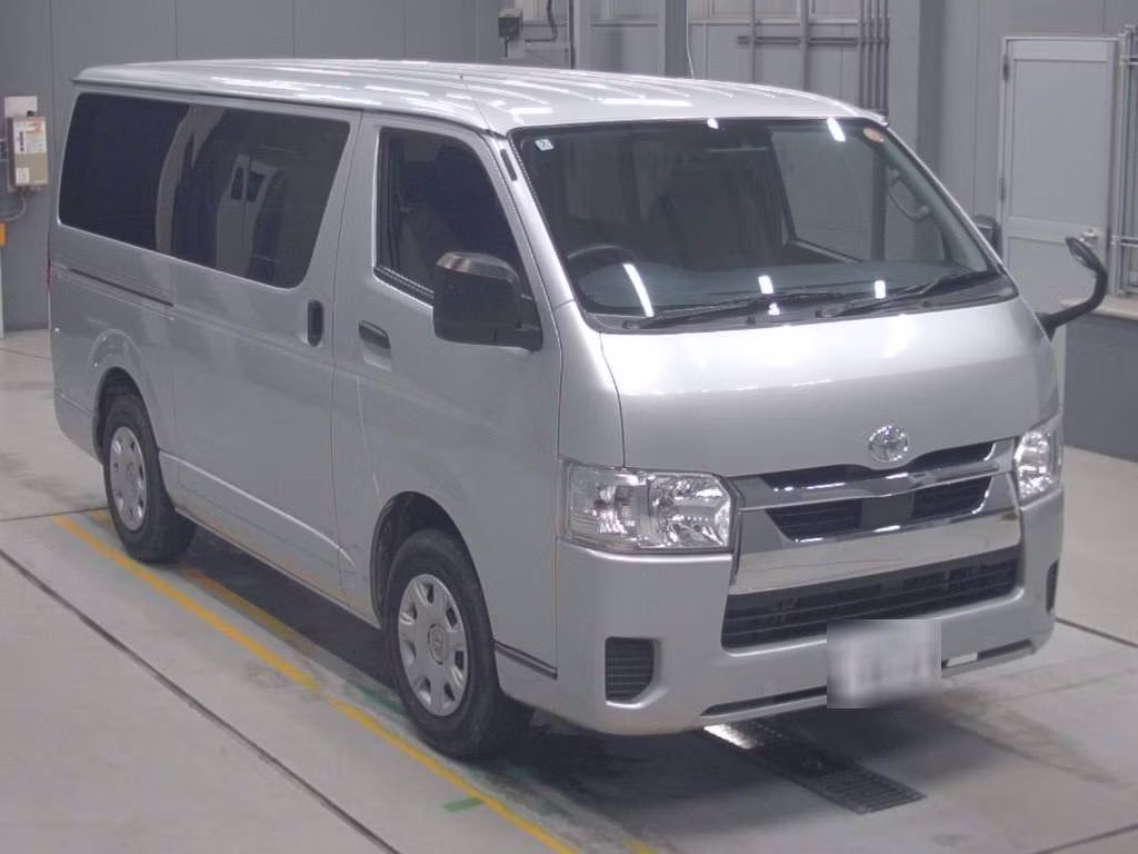 TOYOTA REGIUS ACE