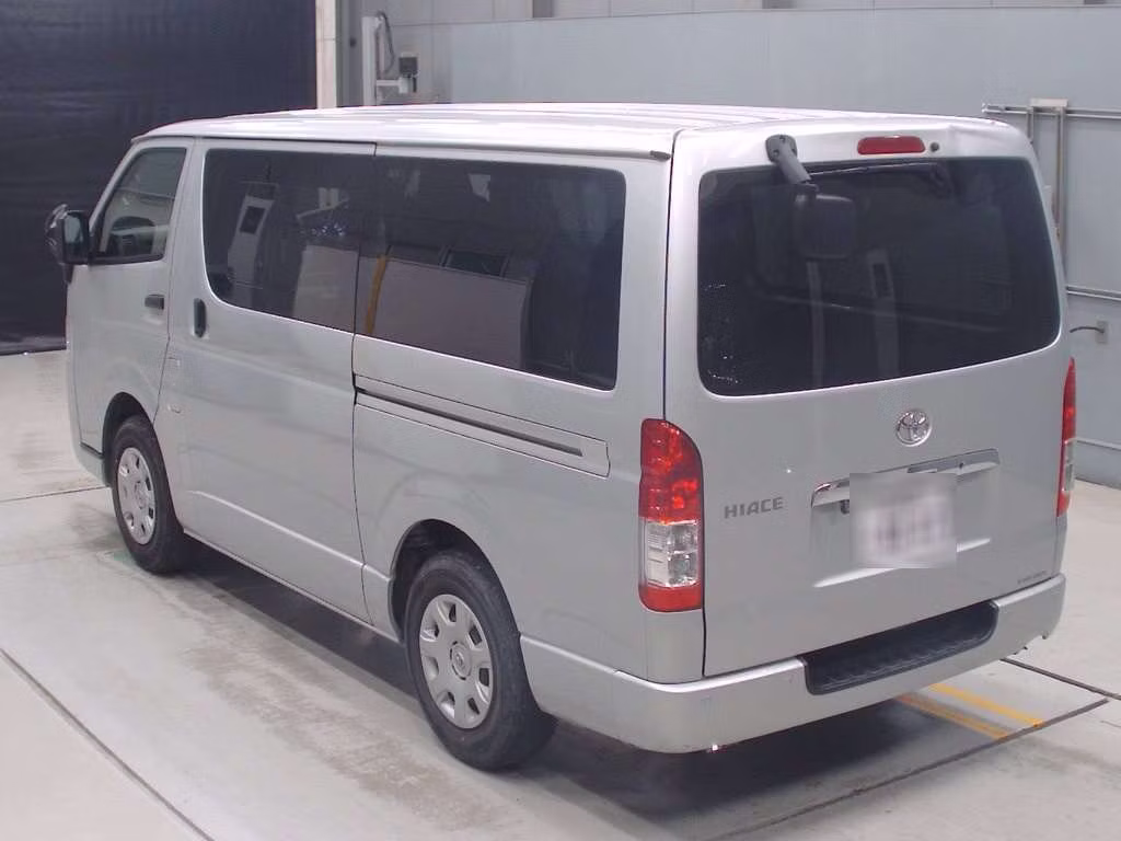 TOYOTA REGIUS ACE