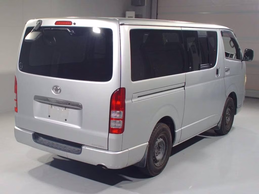 TOYOTA REGIUS ACE