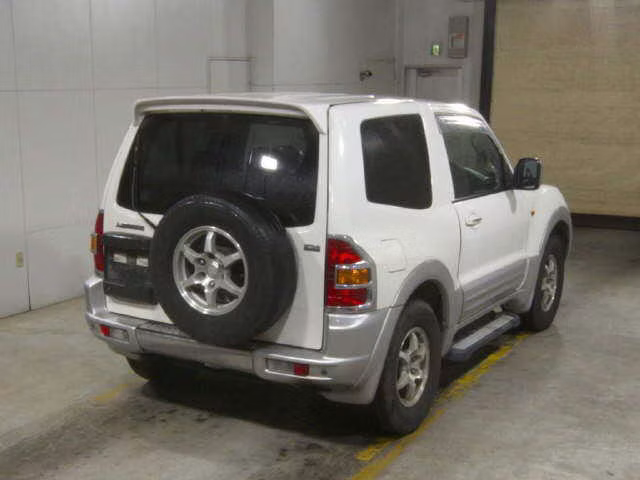 MITSUBISHI PAJERO