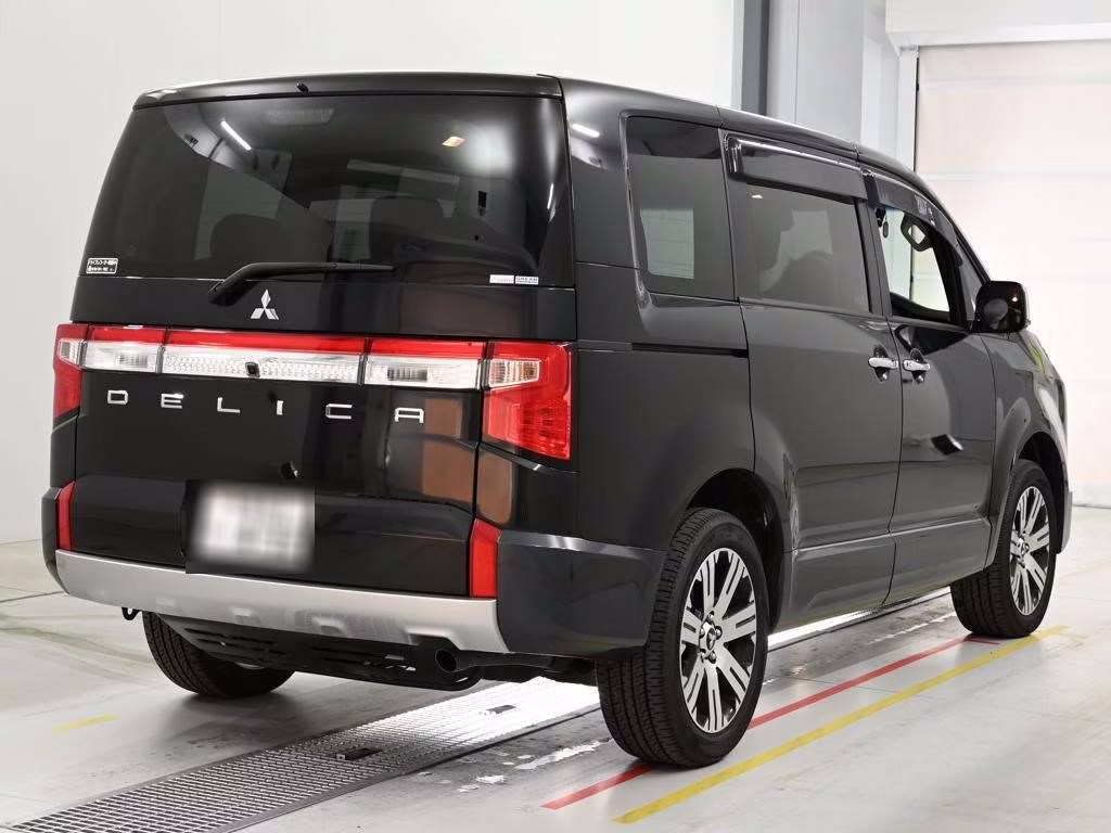 MITSUBISHI DELICA D:5