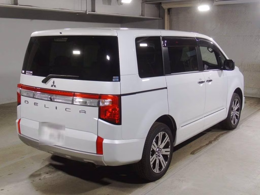 MITSUBISHI DELICA D:5
