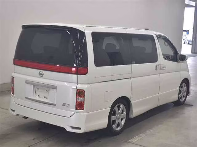 NISSAN ELGRAND